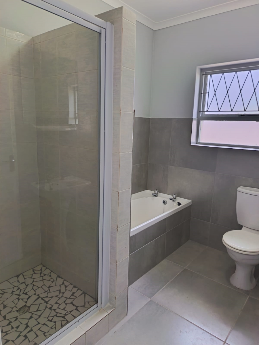 To Let 2 Bedroom Property for Rent in Wavecrest Eastern Cape